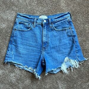 Abercrombie & Fitch The 4” Mom Short High Rise